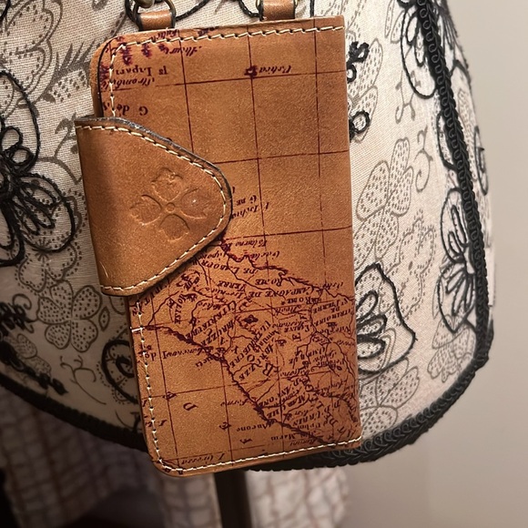 Patrica Nash Crossbody Cellphone holder - Picture 2 of 5